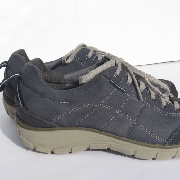 Clarks Shoes Clarks Wave Walk Waterproof Shoes Women 9 Clarks Shoes Clarks Wave Walk Waterproof Shoes Women 9